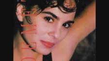 Demet Sağiroğlu -Arnavut Kaldırımı