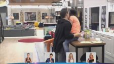 Big Brother'da Kucağa Alınan Yarışmacı