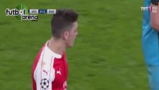 Dani Alves'ten Mesut Özil'e Küfür!