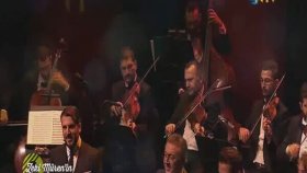 Koro - Şimdi Uzaklardasın {Zeki Müren'in Anısına} Koro - Şimdi Uzaklardasın {Zeki Müren'in Anısına}