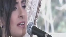 Yaprak Sayar - Bir Kızıl Goncaya Benzer Dudağın Yaprak Sayar - Bir Kızıl Goncaya Benzer Dudağın
