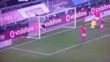 Bryan Ruiz'in kaçırdığı inanılmaz pozisyon!
