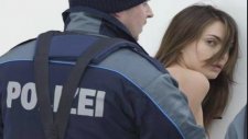 Femen Kızları İşte Böyle Hazırlanıyor