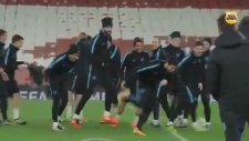 Barcelona Antrenmanında Suarez'i 'linç' Ettiler!