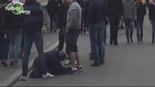 Sparta Prag taraftarları dilenci kadının üzerine işedi