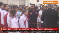 Erkeklerde Vecihibey, Kızlarda Bahariye Ortaokulu Türkiye Şampiyonu Oldu -Basketbol