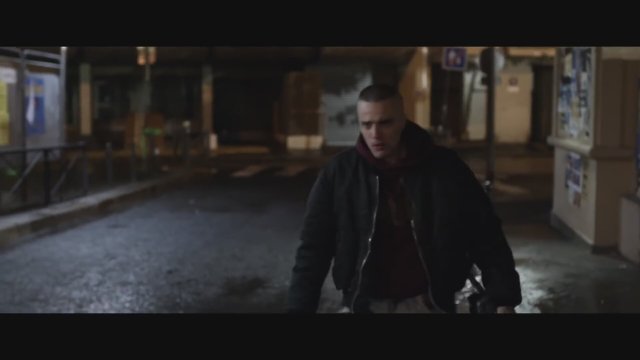 Un français (2015) Fragman