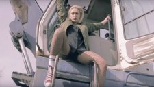 Ayosha feat. Tihamer - Burning Bridges