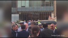 Erdoğan'ın Korumalarına Fırça Kayan Gizli Servis Ajanı! (Burası Amerika!)