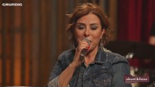 Zuhal Olcay - Kumsalda (Akustik Canlı Performans)