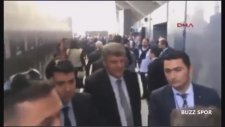 Tolga Zengin - Miiletvekiline de Şeyine de Başlarım