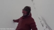 Snowboard Yaparken Ayı Tarafında Takip Edilen Kız
