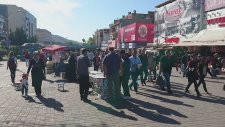 Son Ses Allahüme Salli Eşliğinde Bildiri Dağıtmak