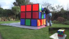 Dünyanın En Büyük Rubik Küpünü Çözen Adam
