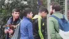 Üst Düzey Bir Espri Yapan Çocuk