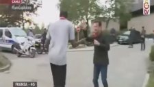 Stephane Lasme Taraftarlarla Üçlü Çektirdi