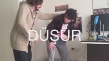 Çocuğunu Heceleyerek Döverek Okumayı Öğreten Vefakar Anne