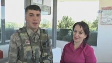 Sınırda nöbet tutan askere anne sürprizi