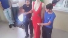 Cansız Mankenle Halay Çeken Yurdum İnsanı
