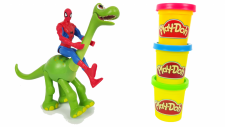 Spiderman ve İyi bir dinozor Animasyon Filmi Örümcek Adam Mutfakta Meyve ve Sezbe Kesiyor
