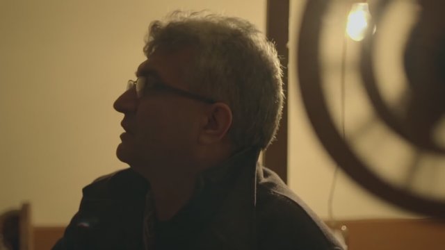 A Flickering Truth (2015) Fragman