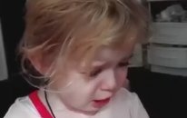 Oyuncağının Canı Yandığı İçin Ağlayan Bebek