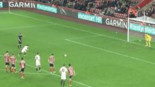 Babasına Gol Attı