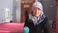 Elinde Allah Yazısı Beliren Kadın