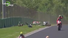Imola Pistinde Korkutan Kaza