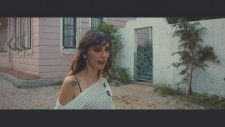 Aslı Demirer - Saat 12 (Official Video)