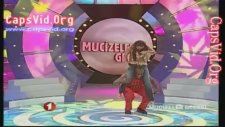 Pınar Altuğ'nun Muhteşem Akrobasi Gösterisi