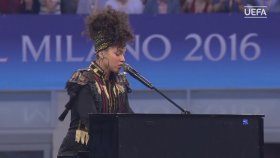 Alicia Keys - Şampiyonlar Ligi Final Seremonisi Alicia Keys - Şampiyonlar Ligi Final Seremonisi