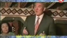 Nursultan Nazarbayev'in Dombra Çalıp Türkü Söylemesi