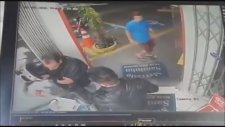 Kasklı Adamı Soyguncu Sanan Dükkan Sahibi