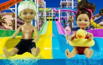 Barbie Ve Ailesi Bayram Tatil Planlaması | Barbie Oyunu | Evcilik Tv