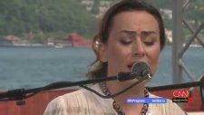 Elif Buse Doğan-Gel gör beni aşk neyledi