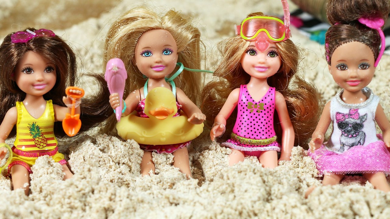 Barbie ve Ailesi Ceren'in Plaj Keyfi  Barbie Oyunları 