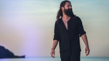 Koray Avcı - Hıçkırık Tuttu Beni