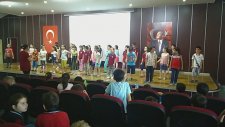 2/e Sınıfı İngilizce Korosunda