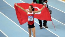 Aslı Çakır Alptekin Pistlere Geri Döndü