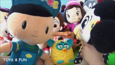 Pepee Furby İle Oynuyor - Pepee Peluş Canım Kardeşim Müge Ve Mine İle Furby Oynuyor