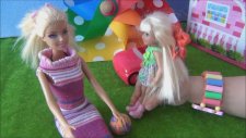 Barbie playing Basket & Football with Chelsea - Barbie Chelsea ile futbol ve basketbol oynuyor