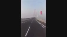Osman Gazi Köprüsü'nden Geçen Kamyoncu