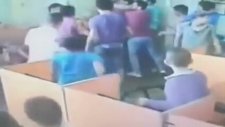 Suriyelilerin İzmir'de İnternet Kafe Basıp Adam Dövmesi