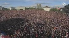 İzlanda Milli Takımı İle Birlikte: