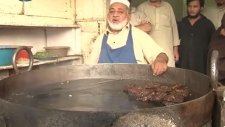Motor Yağı ile Kızartma Yapan Pakistanlı