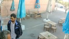 Tabureler Havada Uçuştu