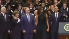 George Bush Öldürülen Polislerin Cenazesinde Dans Etti!