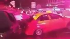 TANKLAR ARAÇLARIN ÜZERİNDEN GEÇİYOR VE HALKA ATEŞ AÇIYOR HALKI EZİYOR DARBECİLERÇOK KİŞİ ÖLDÜRDU