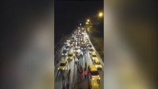 Tankın Arabadaki Vatandaşları Ezme Görüntüsü